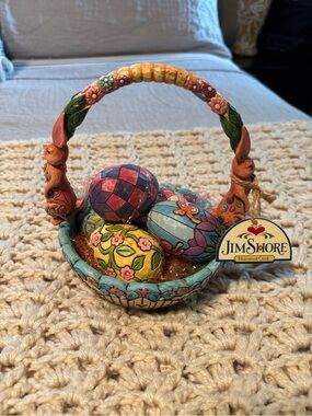 Jim Shore Heartwood Creek “Hunting eggs, finding joy”